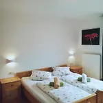 Gemütliche Wohnung 10 Minuten vom See entfernt